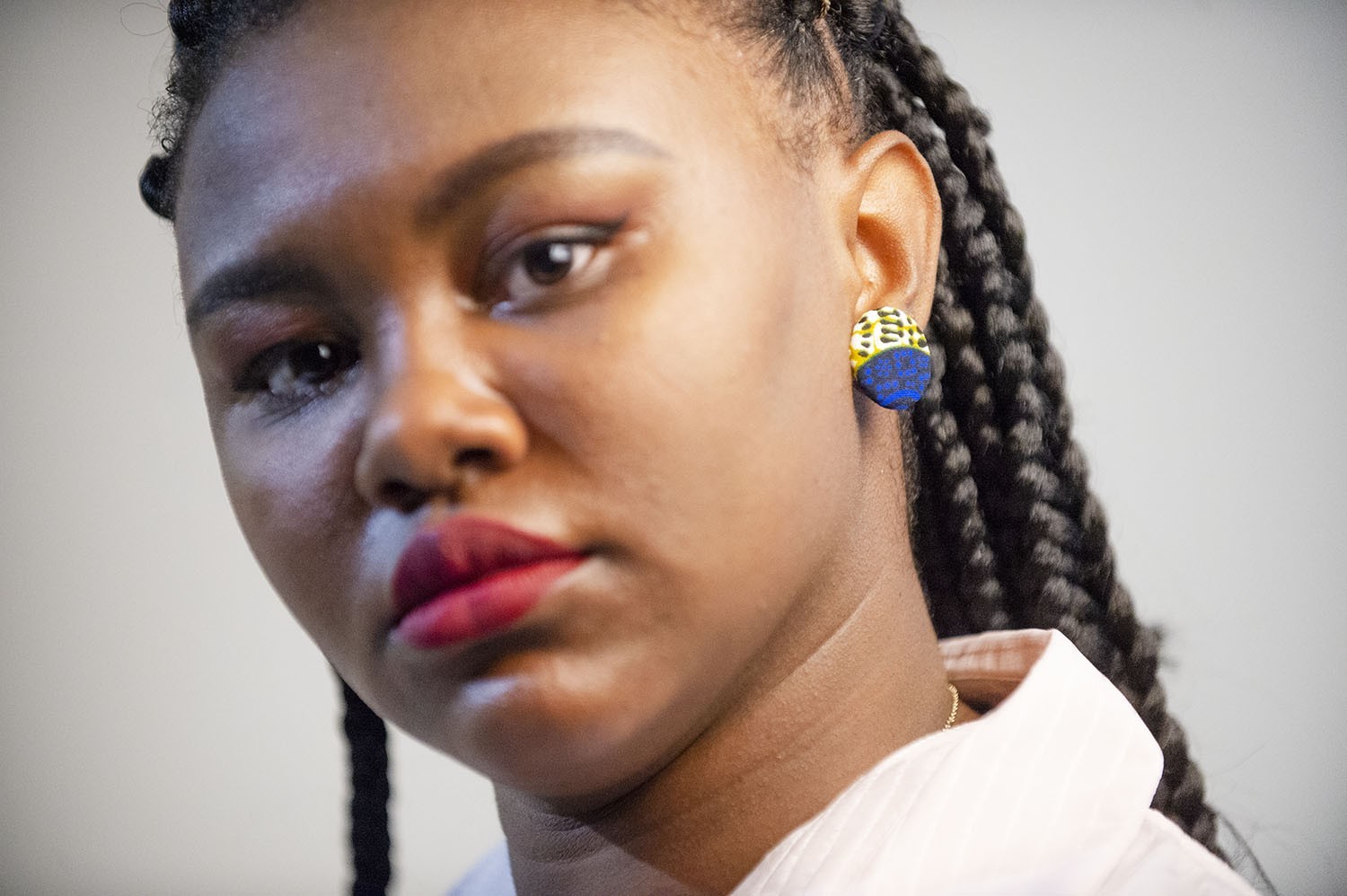 Boucles d'oreille bleues en wax