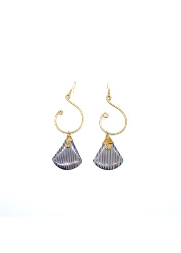 Boucles d'oreilles élégantes en bronze et corne