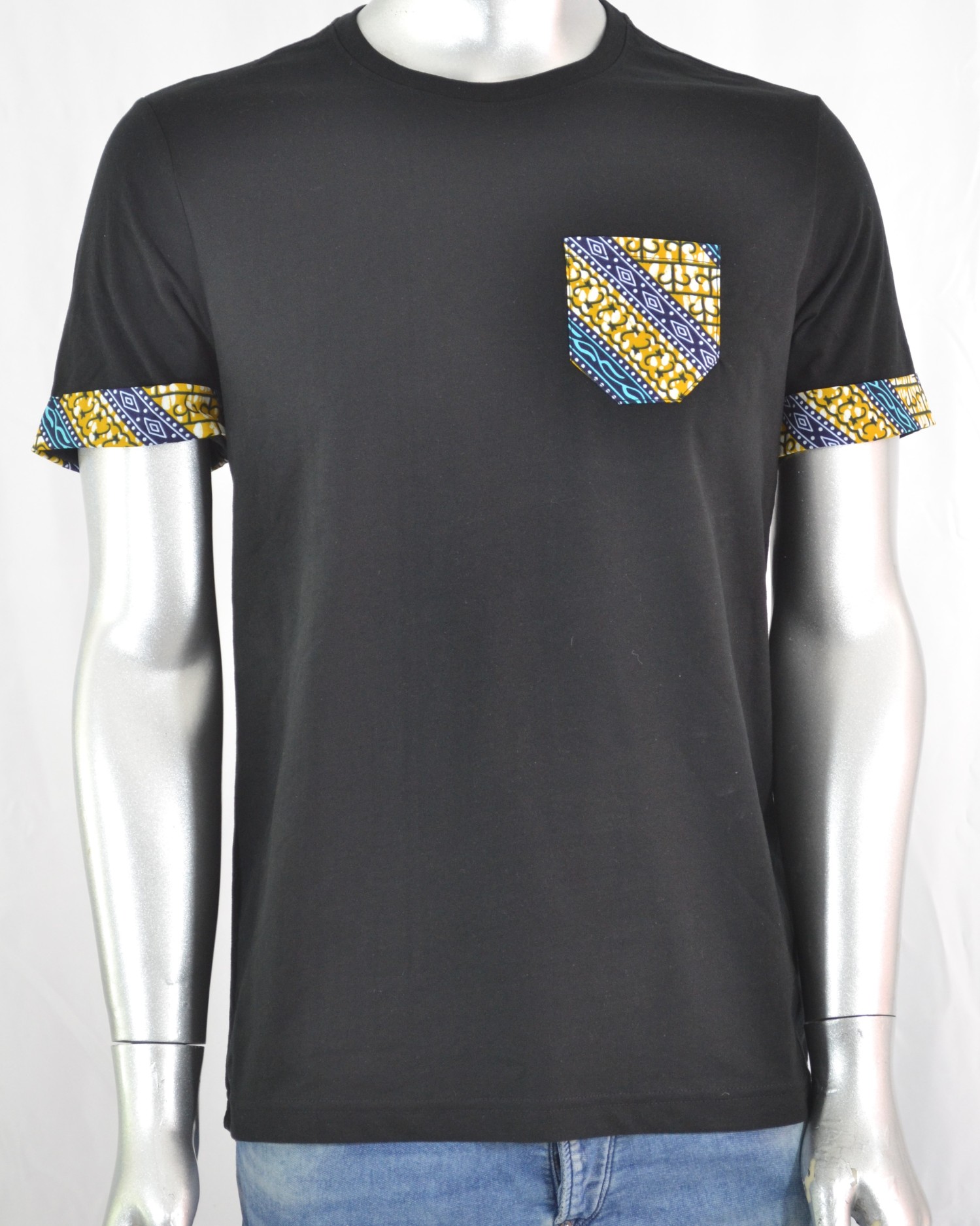 T-shirt Homme customisé avec tissu wax T-shirt Homme customisé avec tissu wax