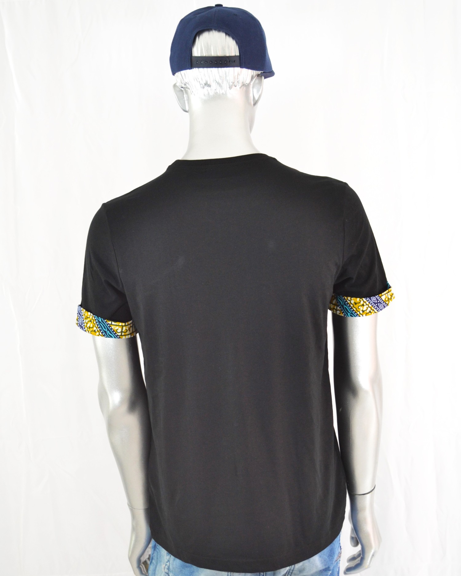 T-shirt Homme customisé avec tissu wax T-shirt Homme customisé avec tissu wax