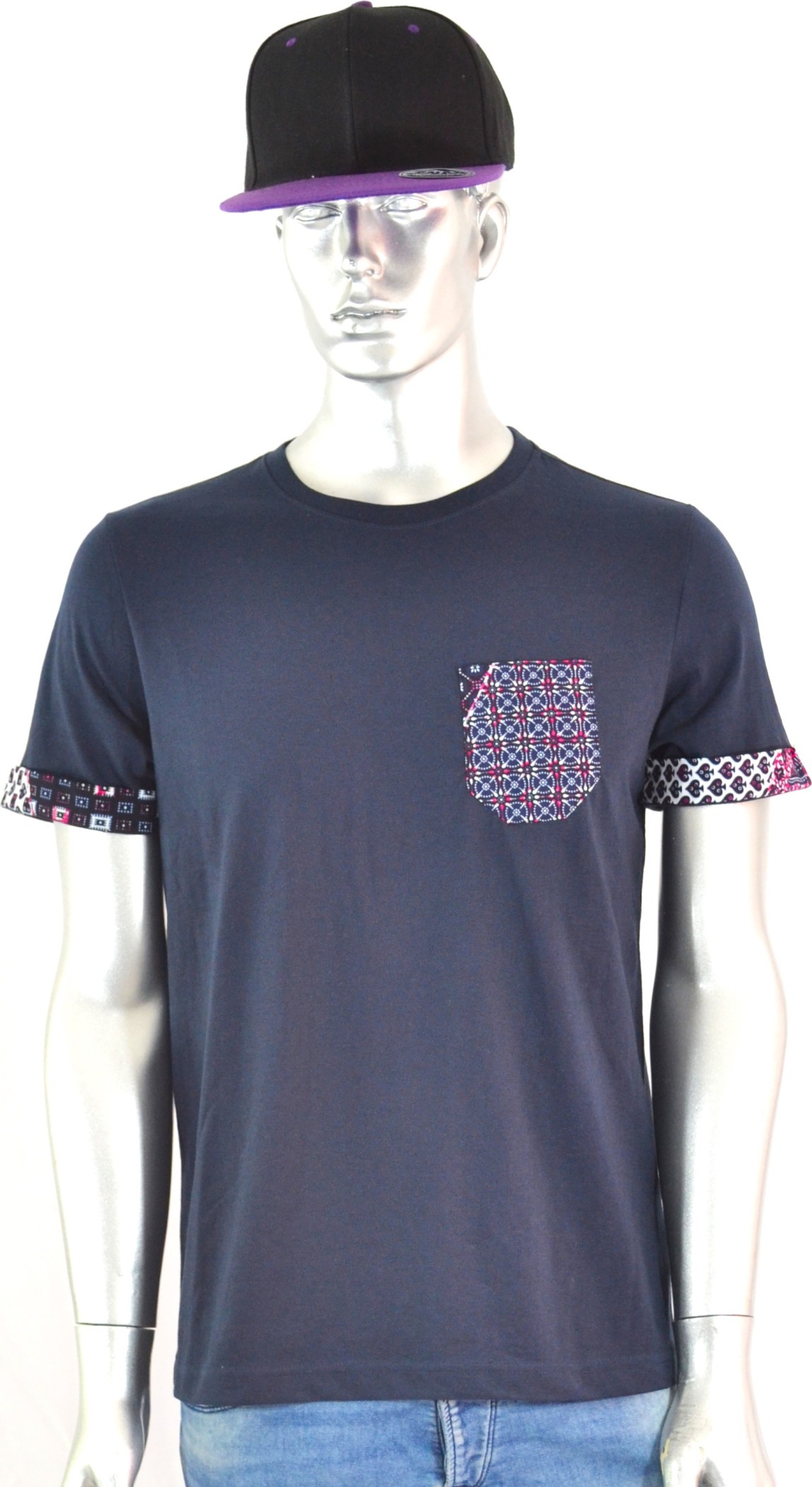 T-shirt Homme customisé avec tissu wax T-shirt Homme customisé avec tissu wax