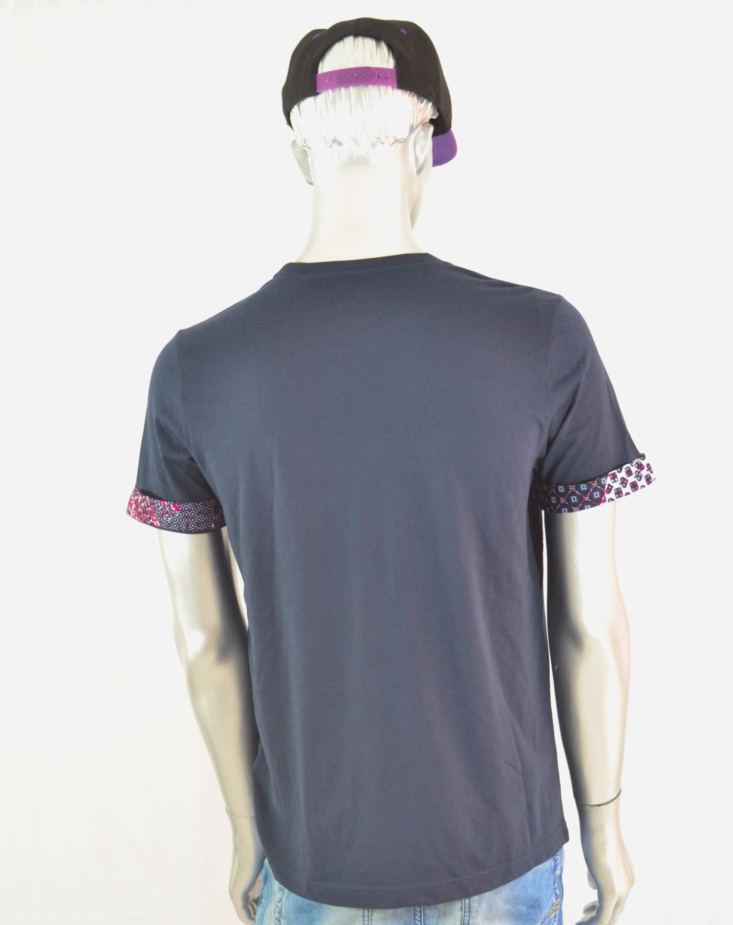 T-shirt Homme customisé avec tissu wax T-shirt Homme customisé avec tissu wax