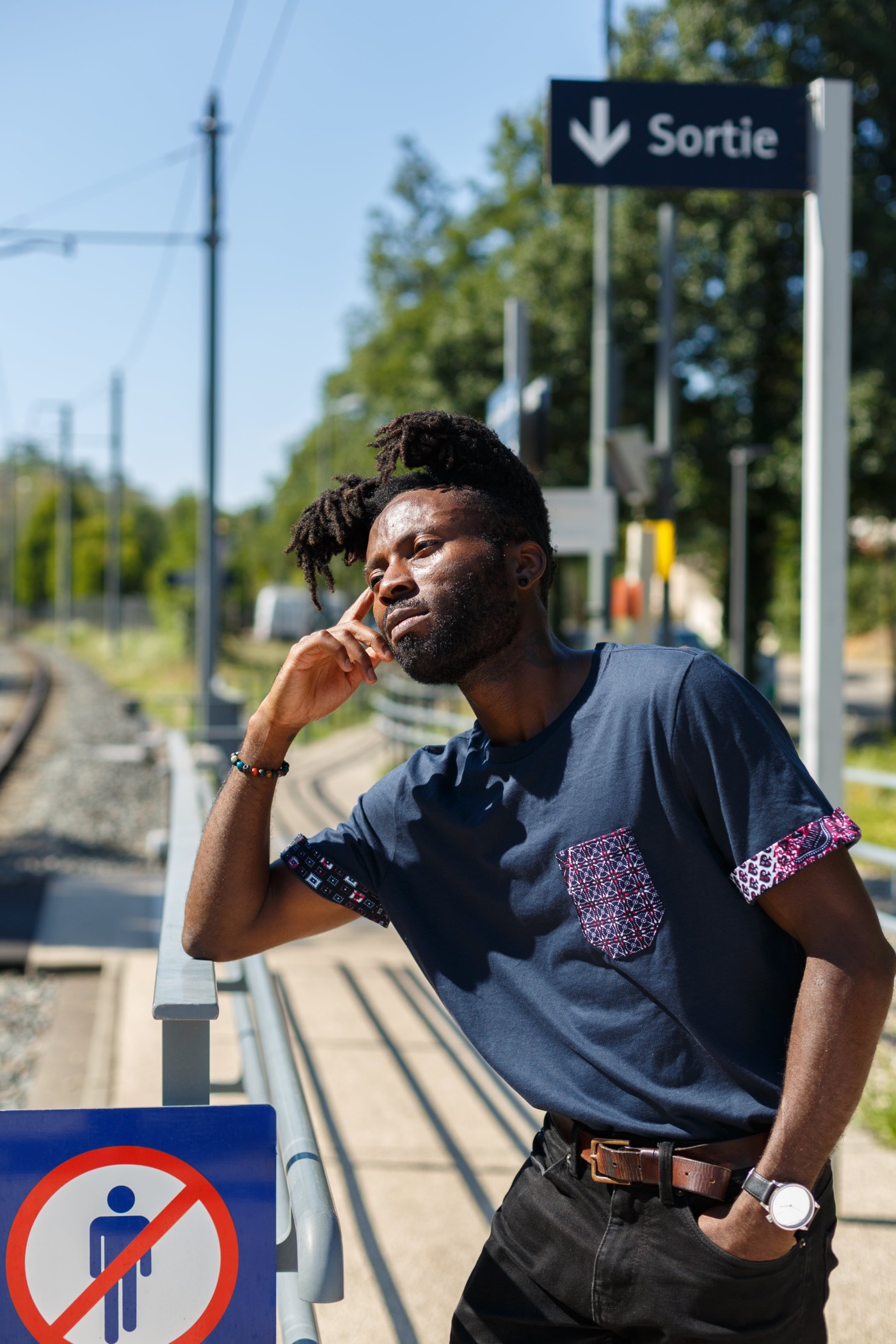 T-shirt Homme customisé avec tissu wax T-shirt Homme customisé avec tissu wax