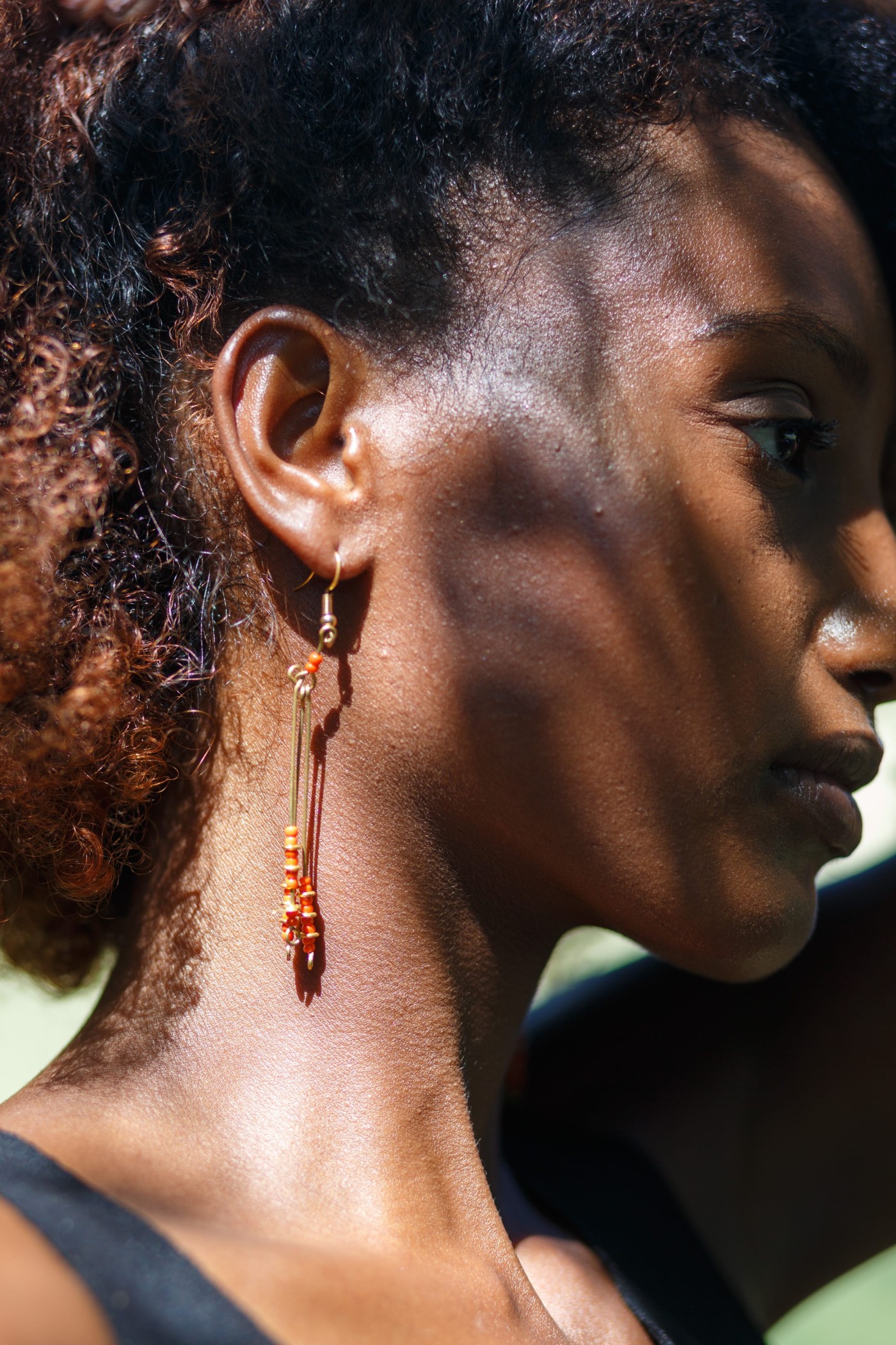 Boucles d'oreilles artisanales en bronze et perles oranges
