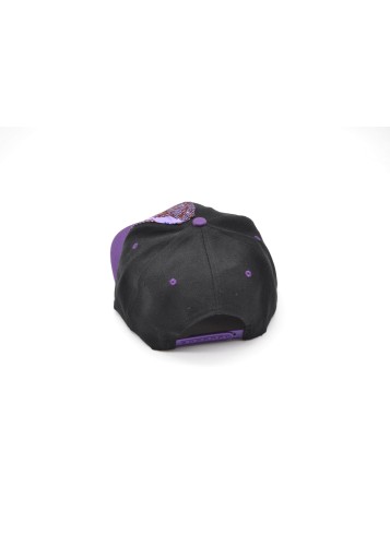 Casquette customisée avec tissu wax violet