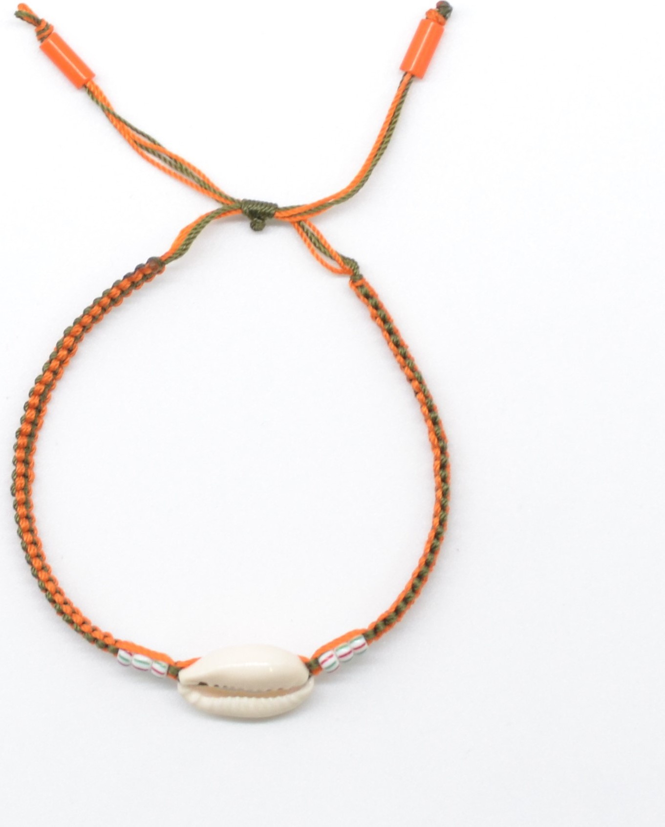 Bracelet réglable orange orné de Cauris