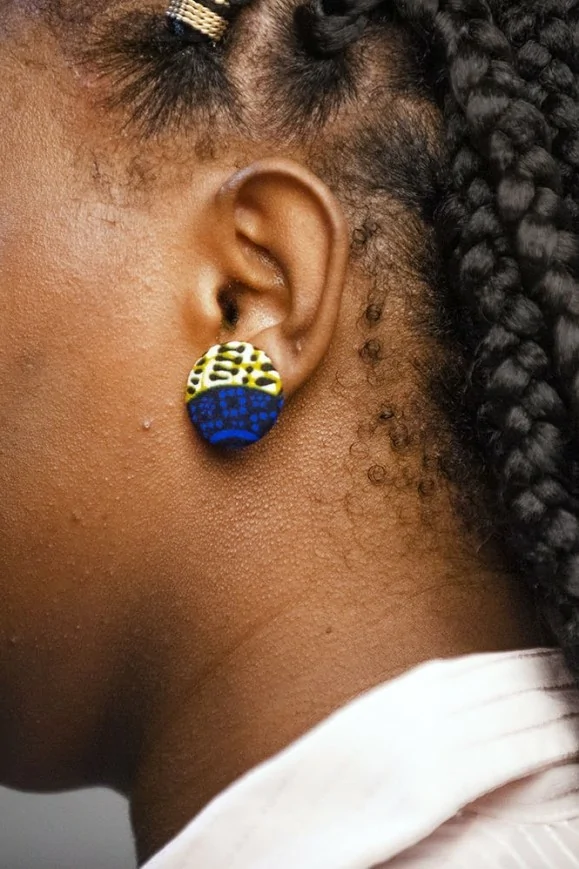 Boucles d'oreille bleues en wax