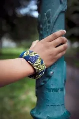 Bracelet en bois et wax coloré