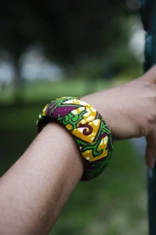 Bracelet en bois et wax coloré