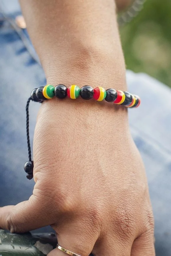 Bracelet ethnique multicolore et réglable