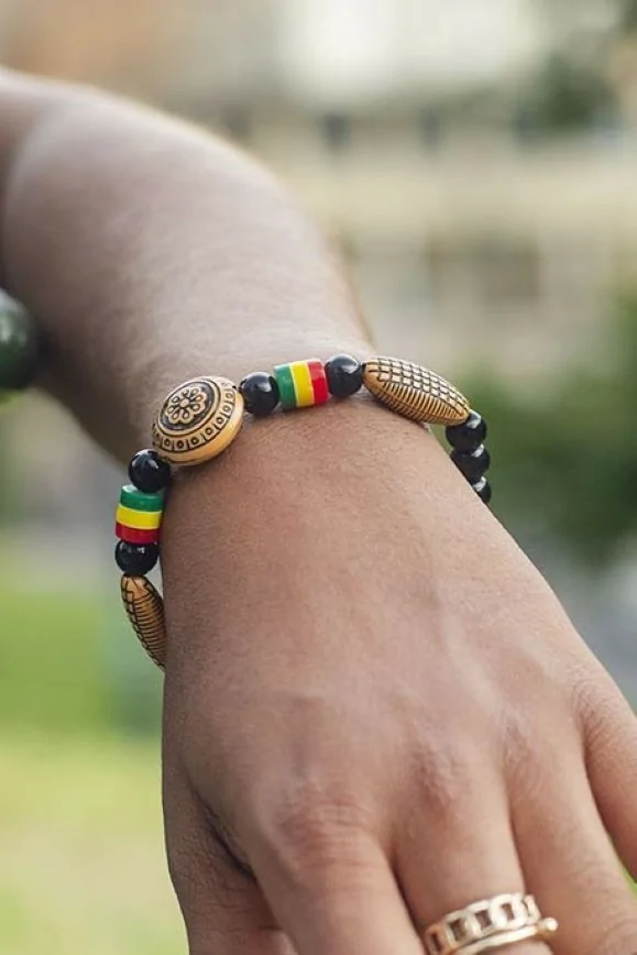 Bracelet ethnique multicolore et unisexe