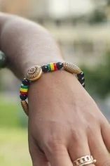 Bracelet ethnique multicolore et réglable