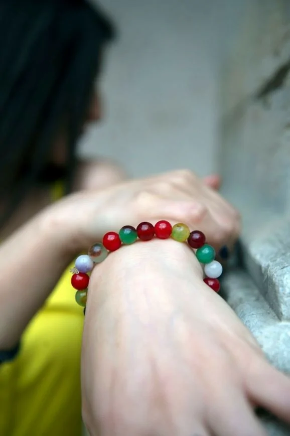 Bracelet de perles multicolores unisexe