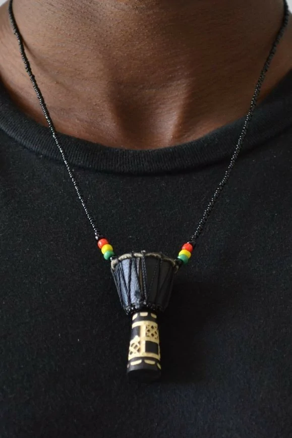 Collier ethnique pendentif djembé
