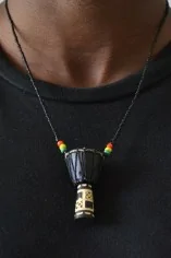 Collier ethnique de perles rouges