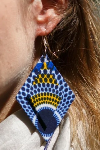 Boucles d'oreilles losange bleues et jaunes en tissu wax Boucles d'oreilles losange bleues et jaunes en tissu wax