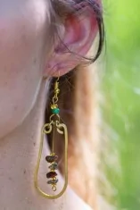 Boucles d'oreilles élégantes en bronze et corne