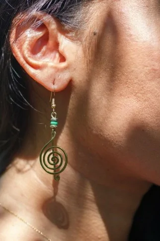 Boucles d'oreilles artisanales en bronze Boucles d'oreilles artisanales en bronze