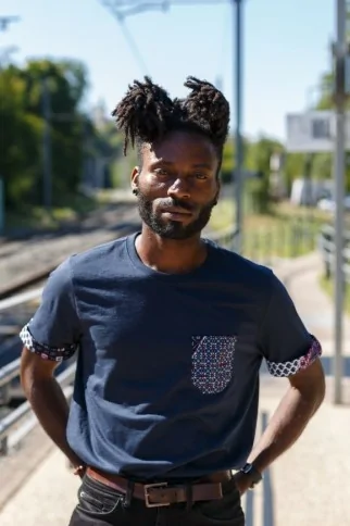 T-shirt Homme customisé avec tissu wax T-shirt Homme customisé avec tissu wax