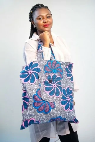 Tote bag bleu gris et rose en tissu wax Tote bag bleu gris et rose en tissu wax