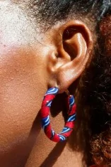 Boucles d'oreilles rondes en tissu wax bleu et rouge