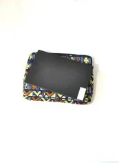 Pochette d'ordinateur motifs bogolan en tissu wax