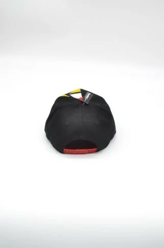 Casquette à visière plate noire et rouge avec tissu wax