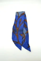Bandeau en tissu wax bleu et motifs de feuilles