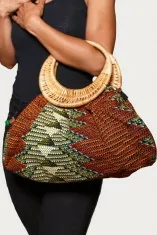 Sac à main orange et gris avec poignées en rotin