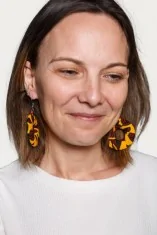 boucles d'oreilles circulaires jaune et rouge en tissu wax