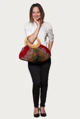 Sac à main rouge et multicolore en tissu wax