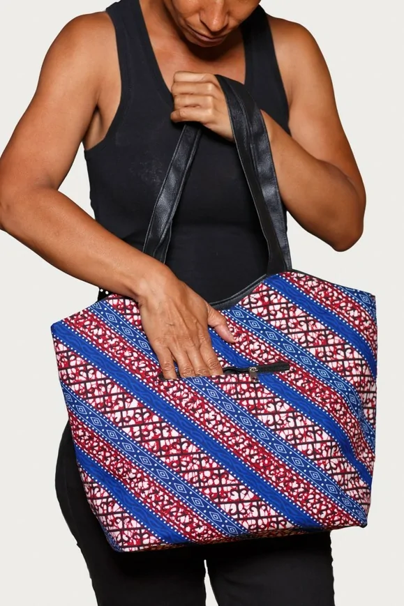 Sac à main rouge et bleu en pagne africain