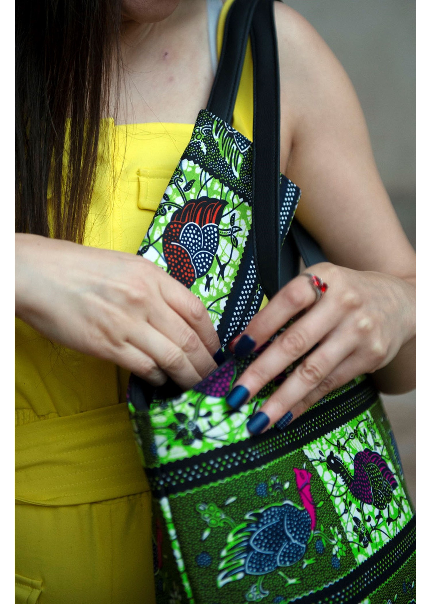 Portefeuille vert et motifs animaliers en tissu Wax Portefeuille vert et motifs animaliers en tissu Wax