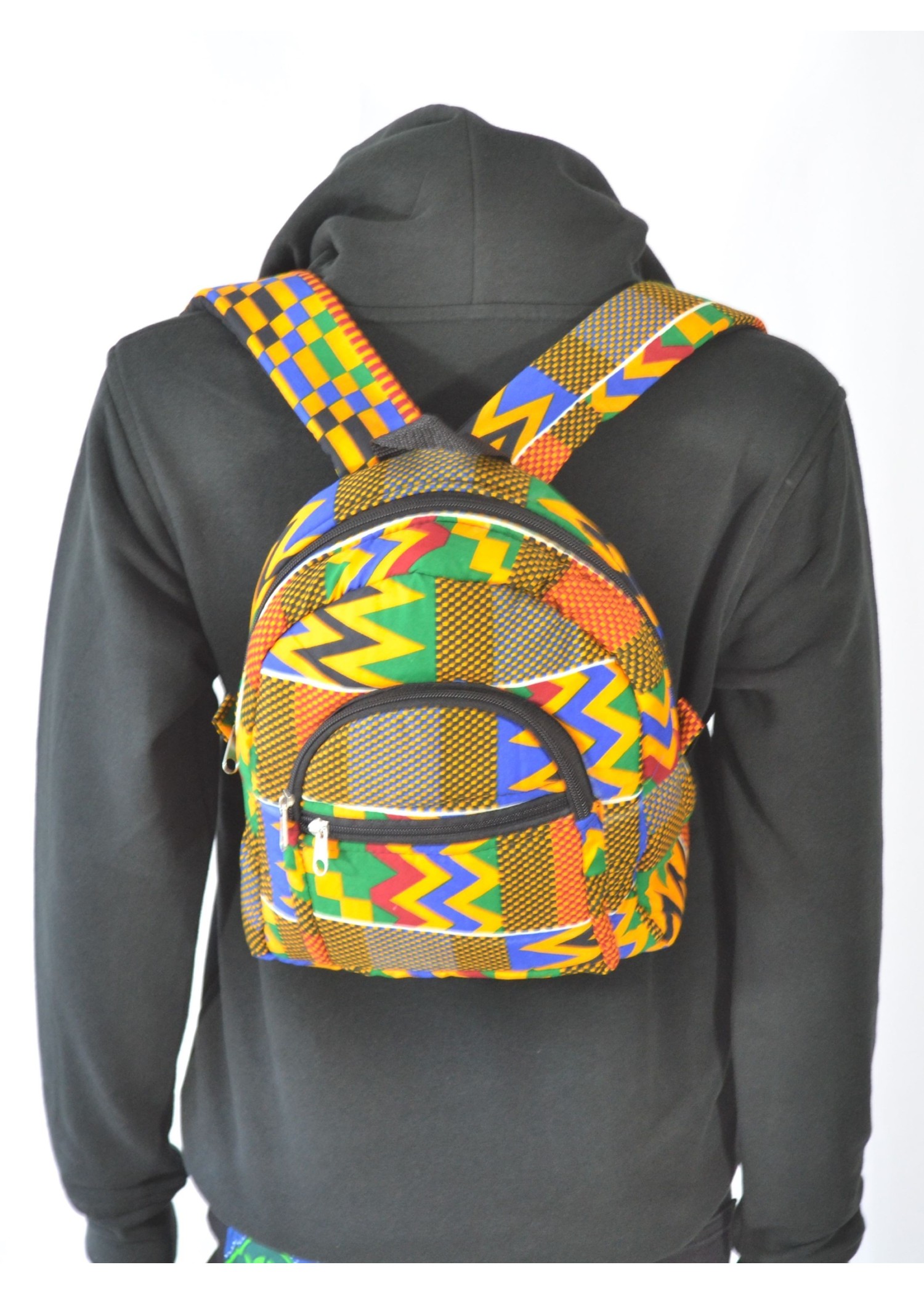 Sac à dos jaune, vert et bleu en tissu wax (petit) Sac à dos jaune, vert et bleu en tissu wax (petit)