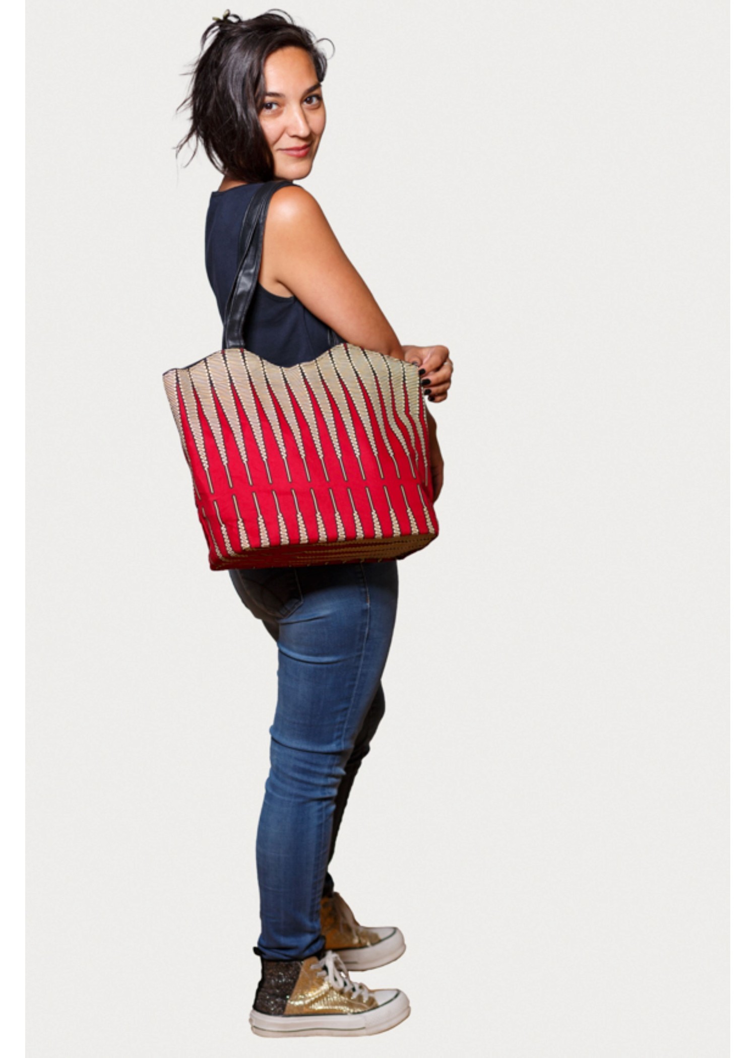 Sac à Main en Tissu Wax Rouge et Jaune, l'Accessoire Chic et Pratique Sac à Main en Tissu Wax Rouge et Jaune, l'Accessoire Chic et Pratique