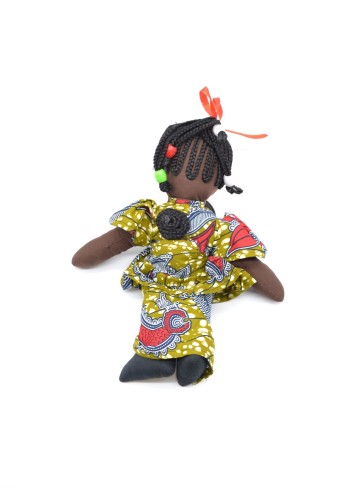 Poupée artisanale avec tenue wax multicolore