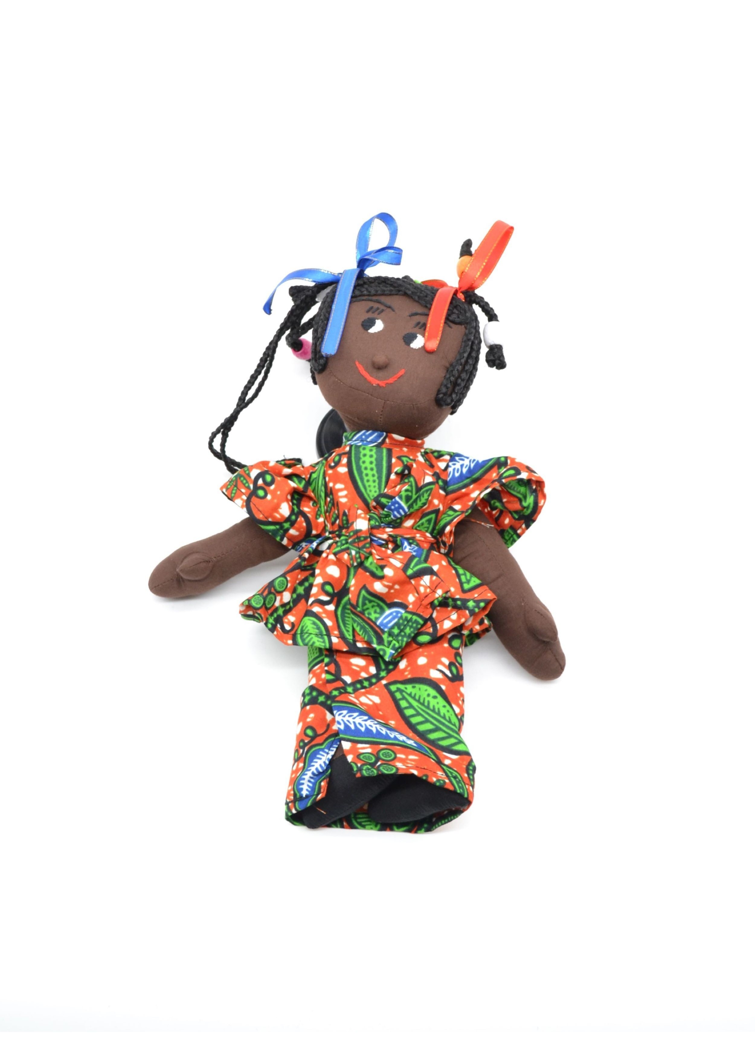 Poupée en tissu wax orange et vert avec tresses et perles