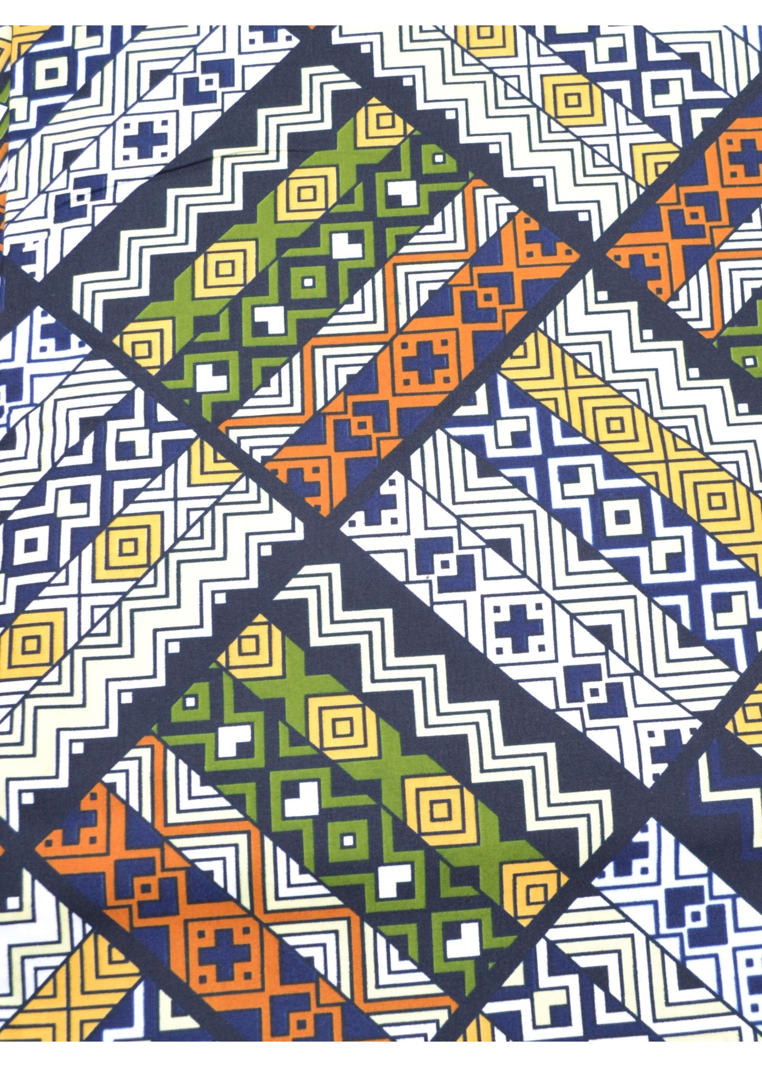 Éclat Géométrique : Tissu Wax Vibrant