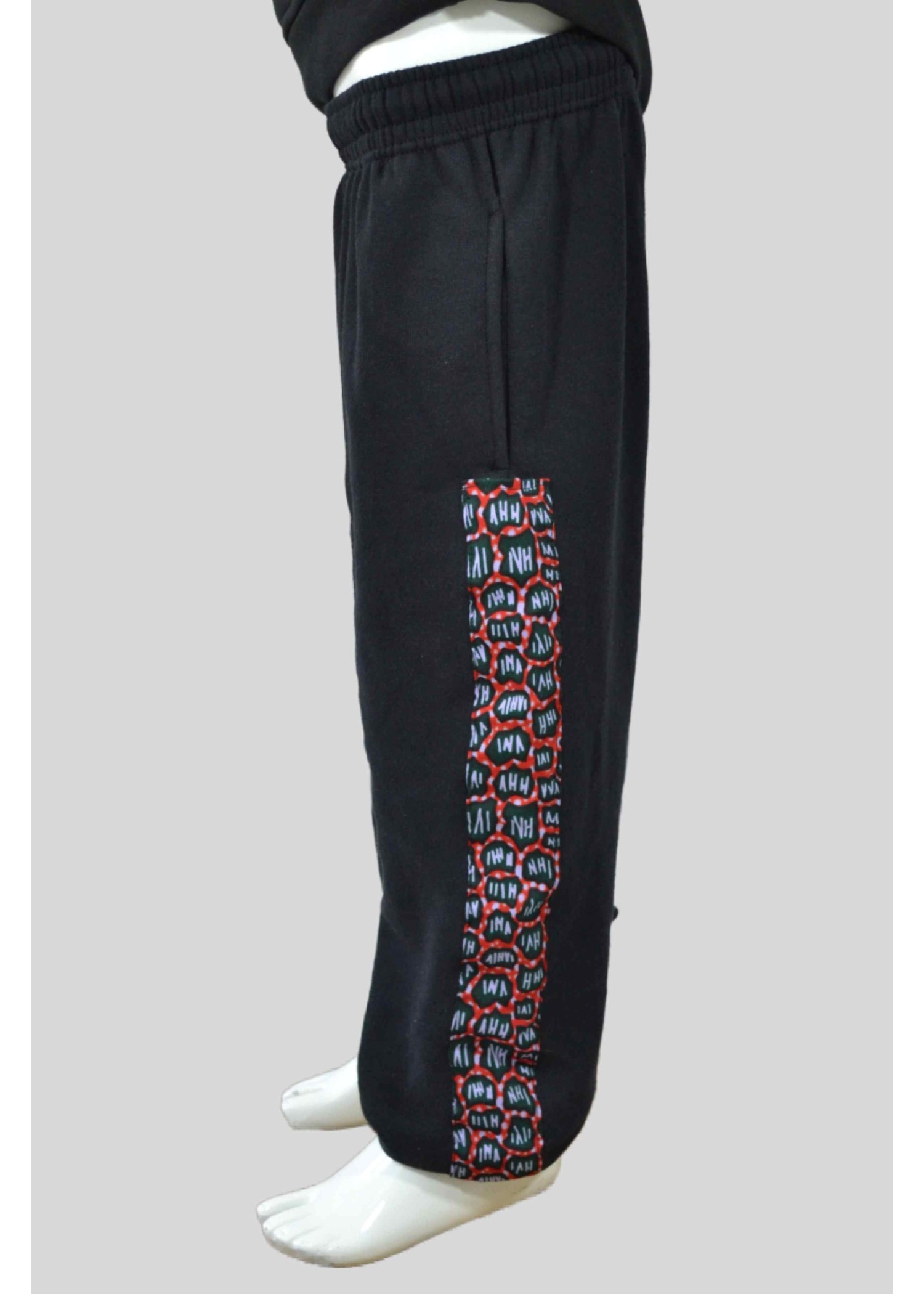Pantalon de Jogging Enfant Noir Customisé avec tissu Wax motif Léopard Rouge et Vert