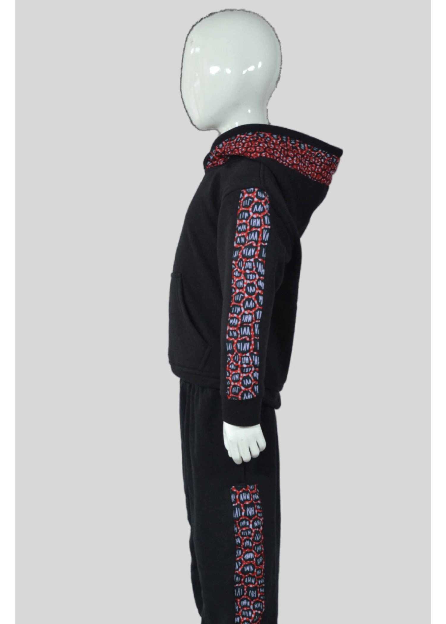 Pantalon de Jogging Enfant Noir Customisé avec tissu Wax motif Léopard Rouge et Vert