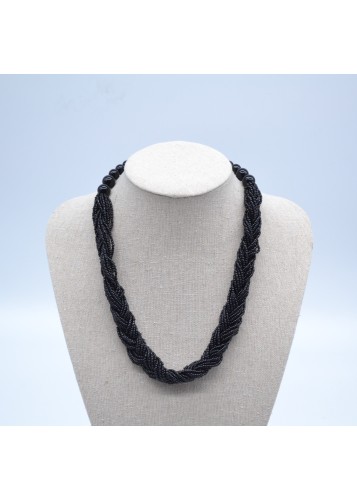 Collier torsadé de perles noires Collier torsadé de perles noires