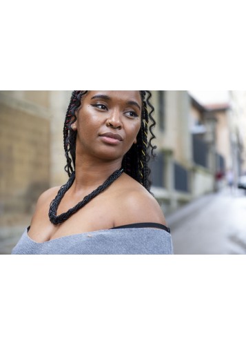 Collier torsadé de perles noires Collier torsadé de perles noires