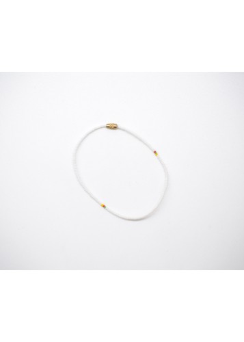 Bracelet de cheville en perles blanches