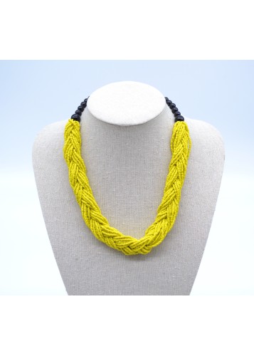 Collier de perles jaunes à plusieurs rangs
