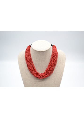 Collier ethnique de perles rouges