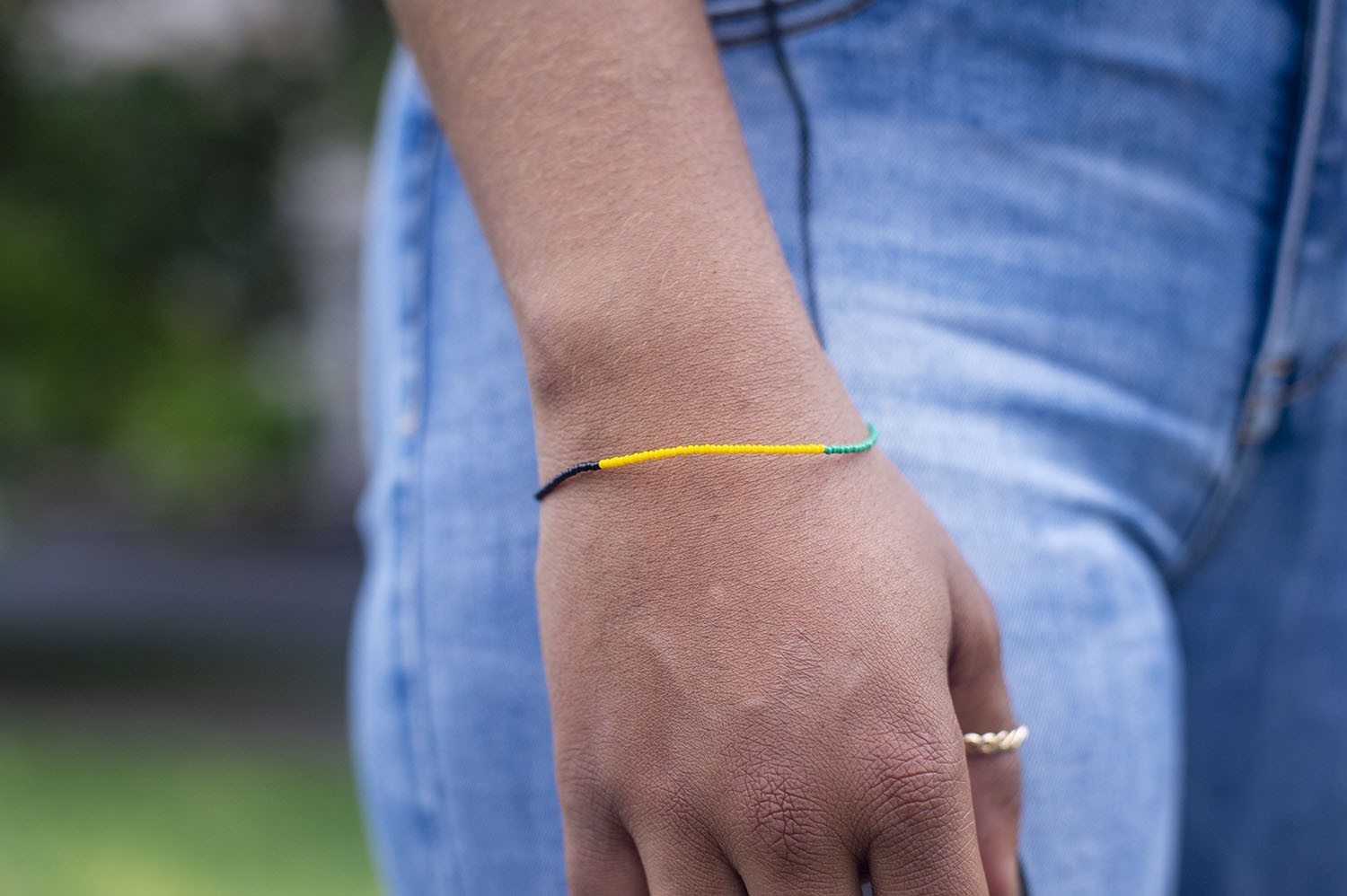 Bracelet multicolore de petites perles