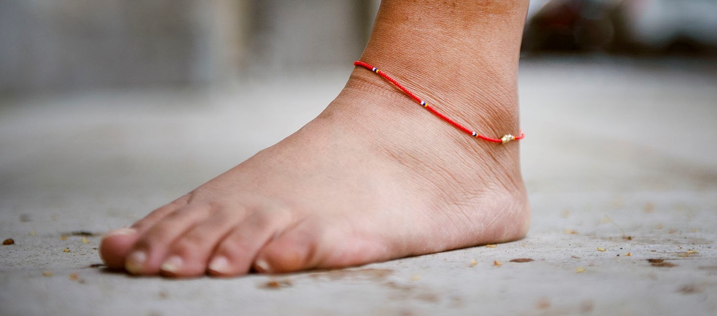 Bracelet de perles rouges pour chevilles