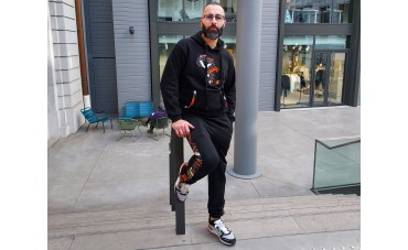 Tendance Streetwear : Bombers et Ensembles Jogging en Tissu Wax, l'Alliance de l'Originalité