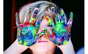 Tendances 2024 : Les Couleurs et Motifs Incontournables du Tissu Wax